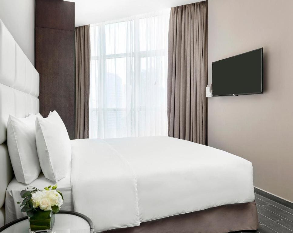 One-Bedroom King Suite with Balcony and Sea View room - Image 1