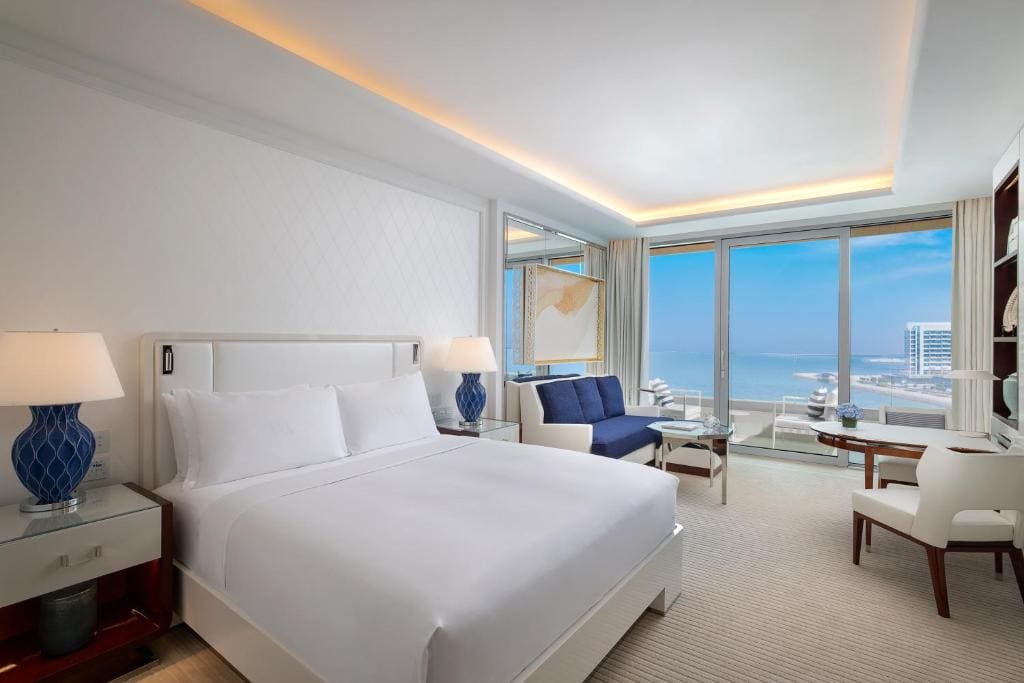 Deluxe King Room with Sea View room - Image 1