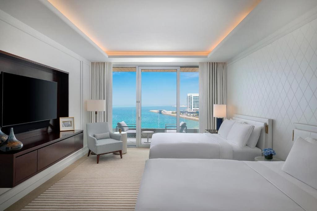 One-Bedroom Deluxe Suite with Two Queen Beds room - Image 3