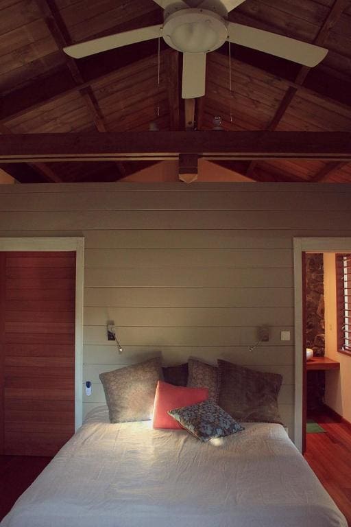 Deluxe Bungalow room - Image 3