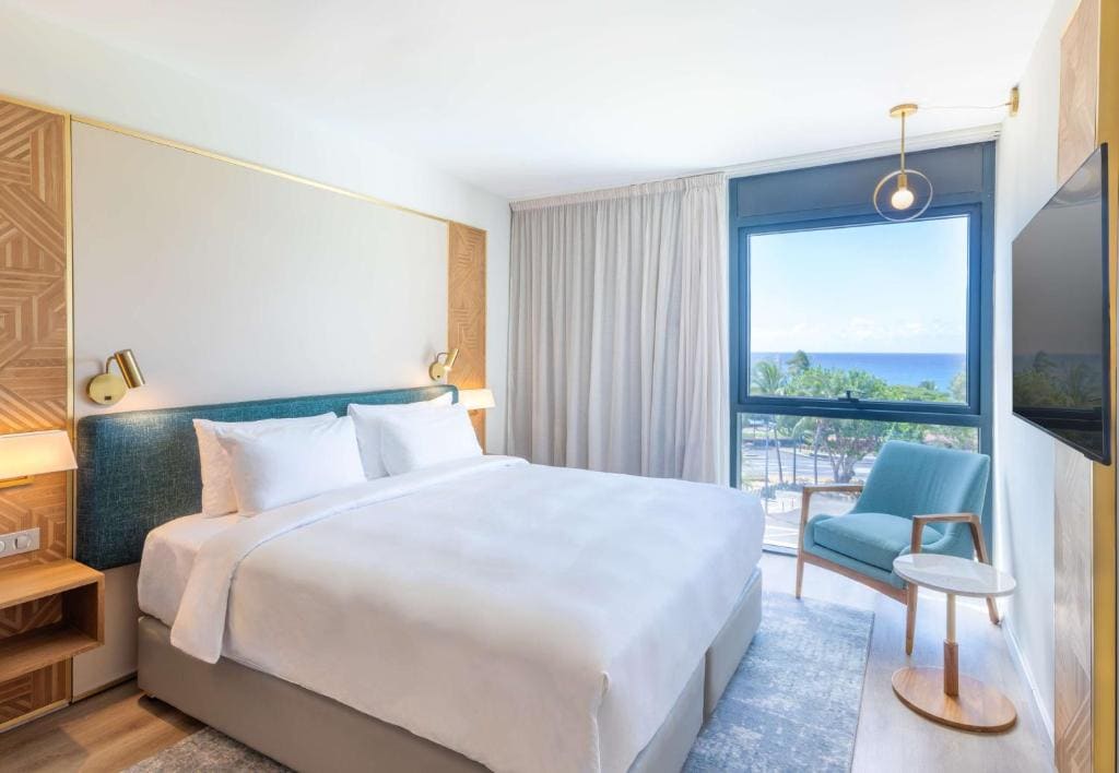 Premium Room with Ocean View - High Floor room - Image 1