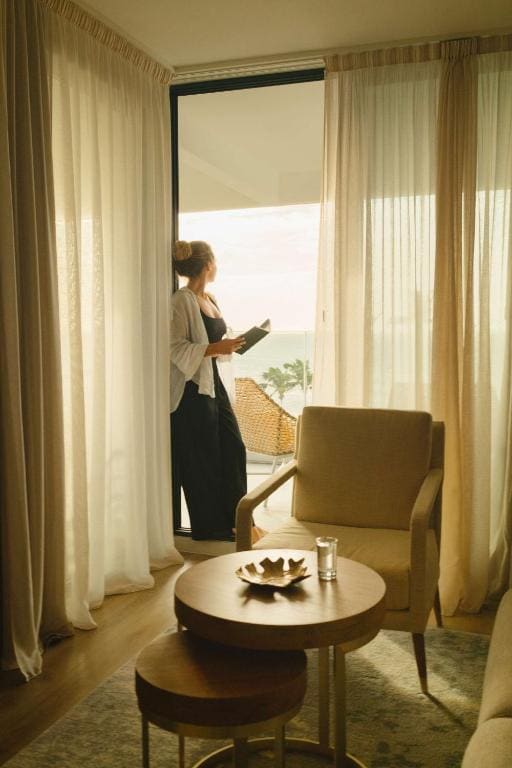 One-Bedroom Suite with Terrace and Panoramic View room - Image 3
