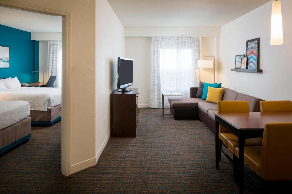 Family One-Bedroom Suite with Sofa Bed room - Image 1
