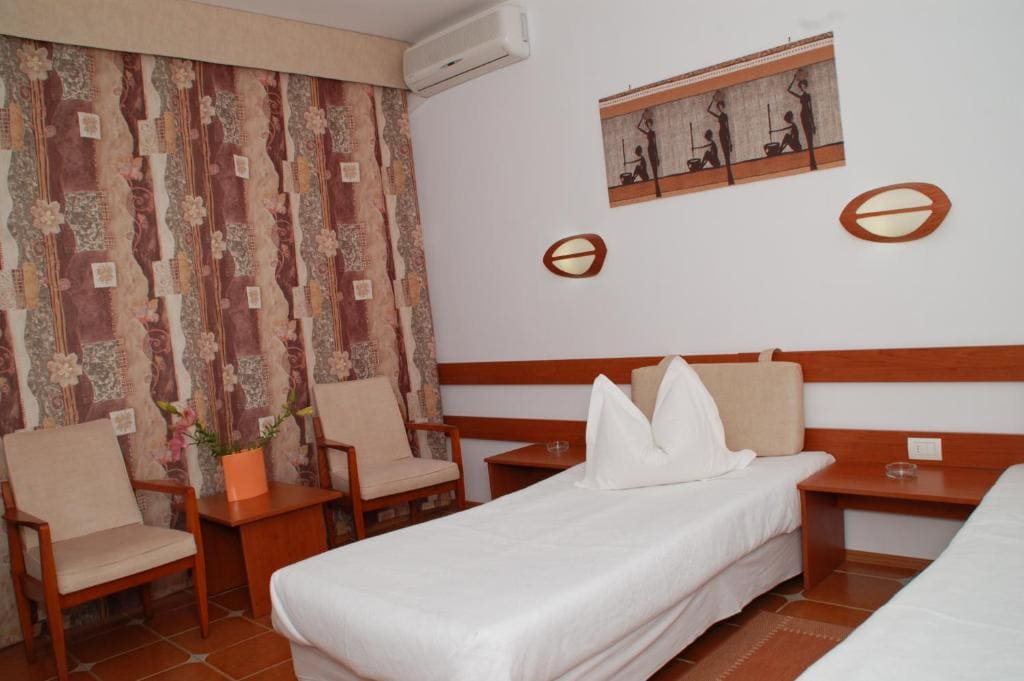 Double or Twin Room - Ground Floor room - Image 2