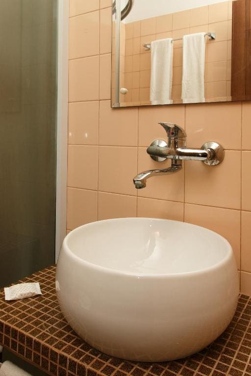 Double or Twin Room - Ground Floor room - Image 3