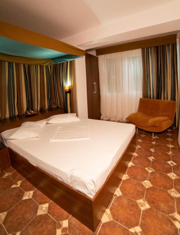 Suite room - Image 1