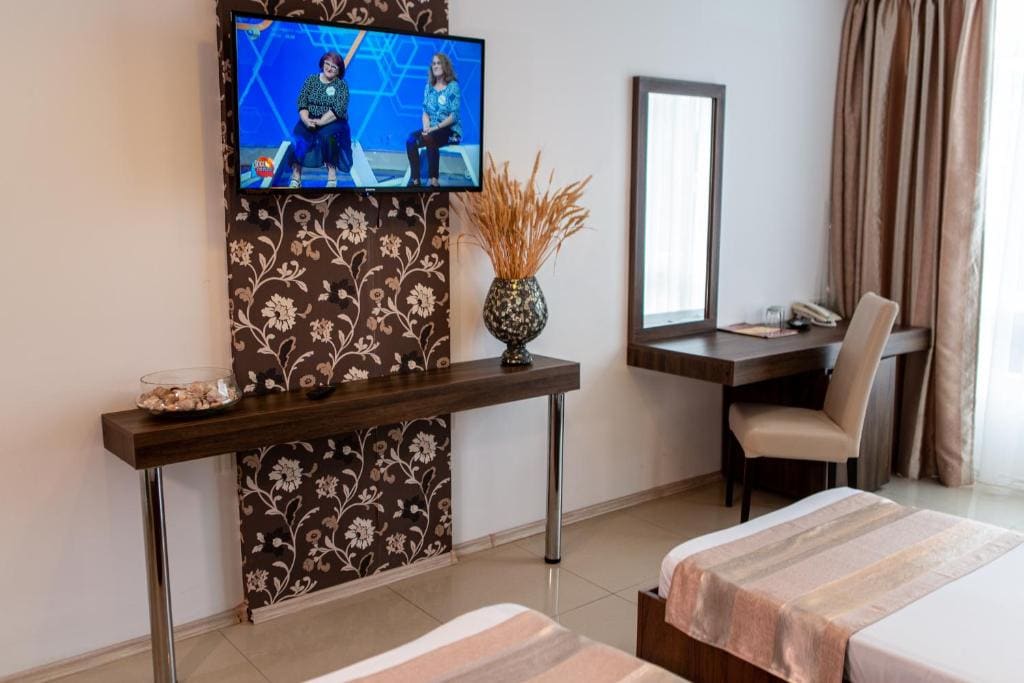 Superior Double or Twin Room room - Image 3