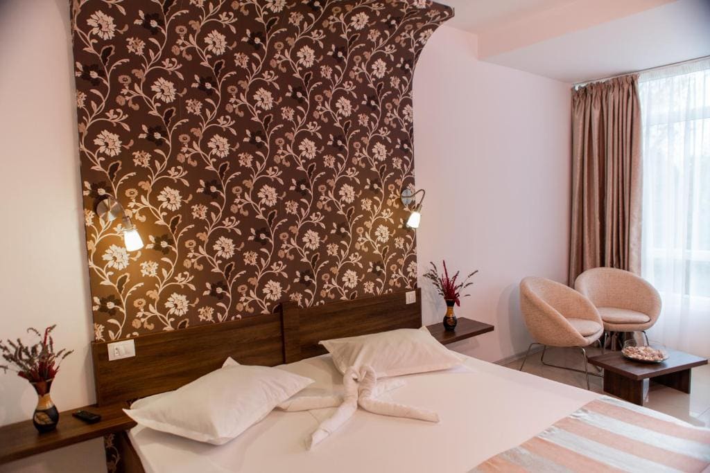 Superior Double or Twin Room room - Image 1