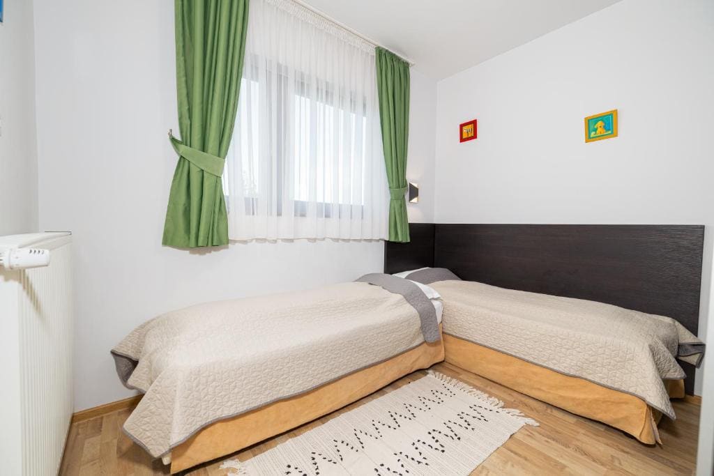Family Suite with Balcony room - Image 2
