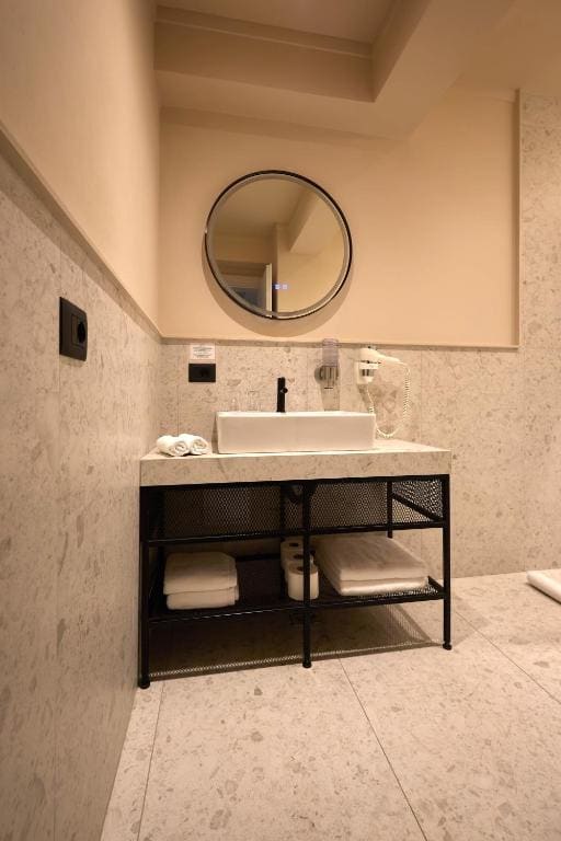 Standard Double Room room - Image 3