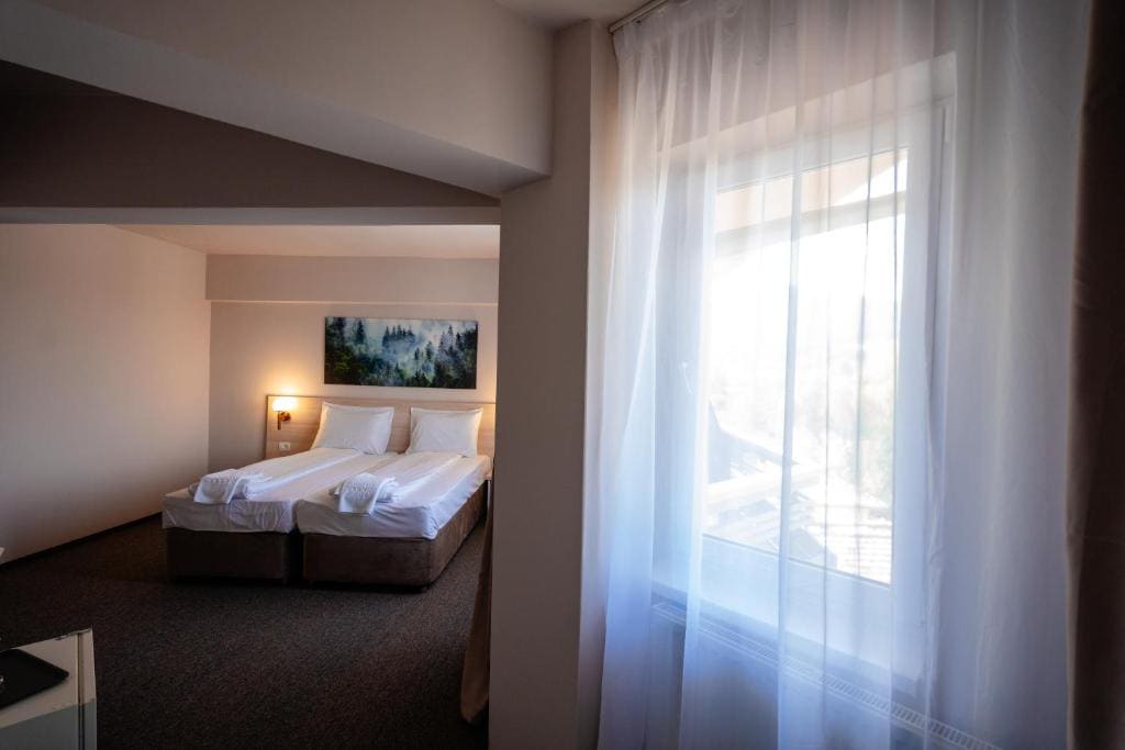 Standard Family Room room - Image 3