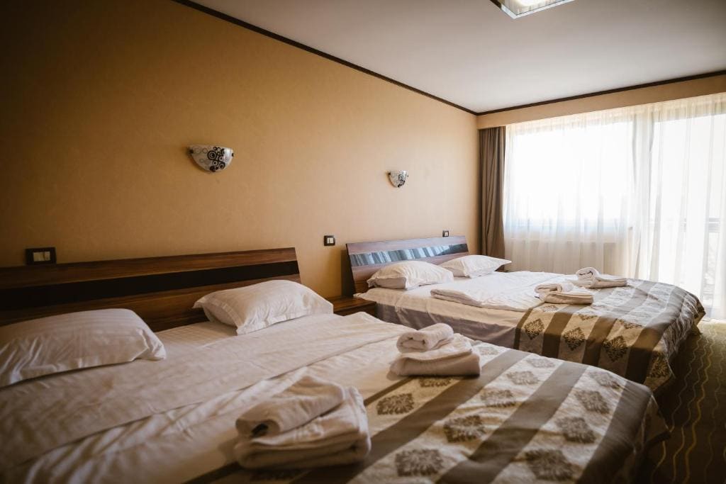 Family Room with Balcony room - Image 1