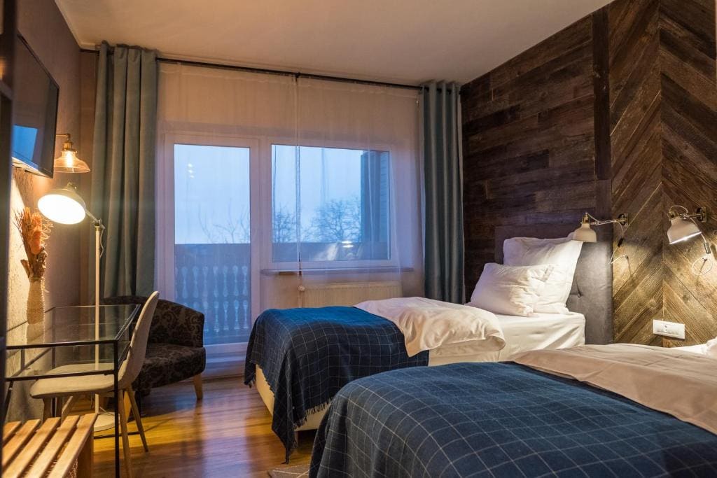 Deluxe Twin Room room - Image 2