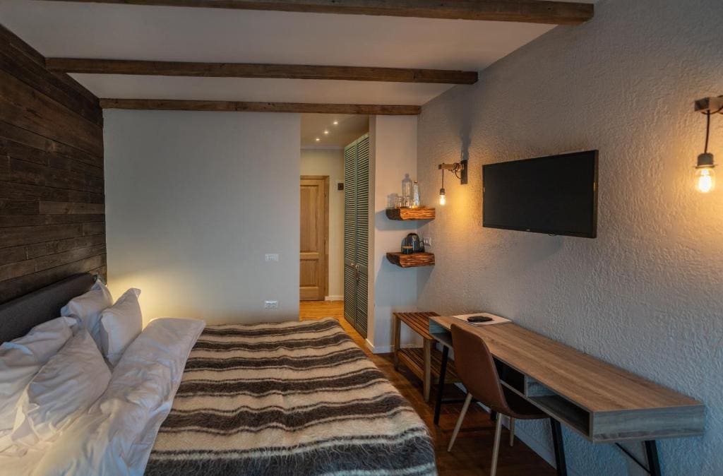 Deluxe Double Room with Balcony room - Image 1