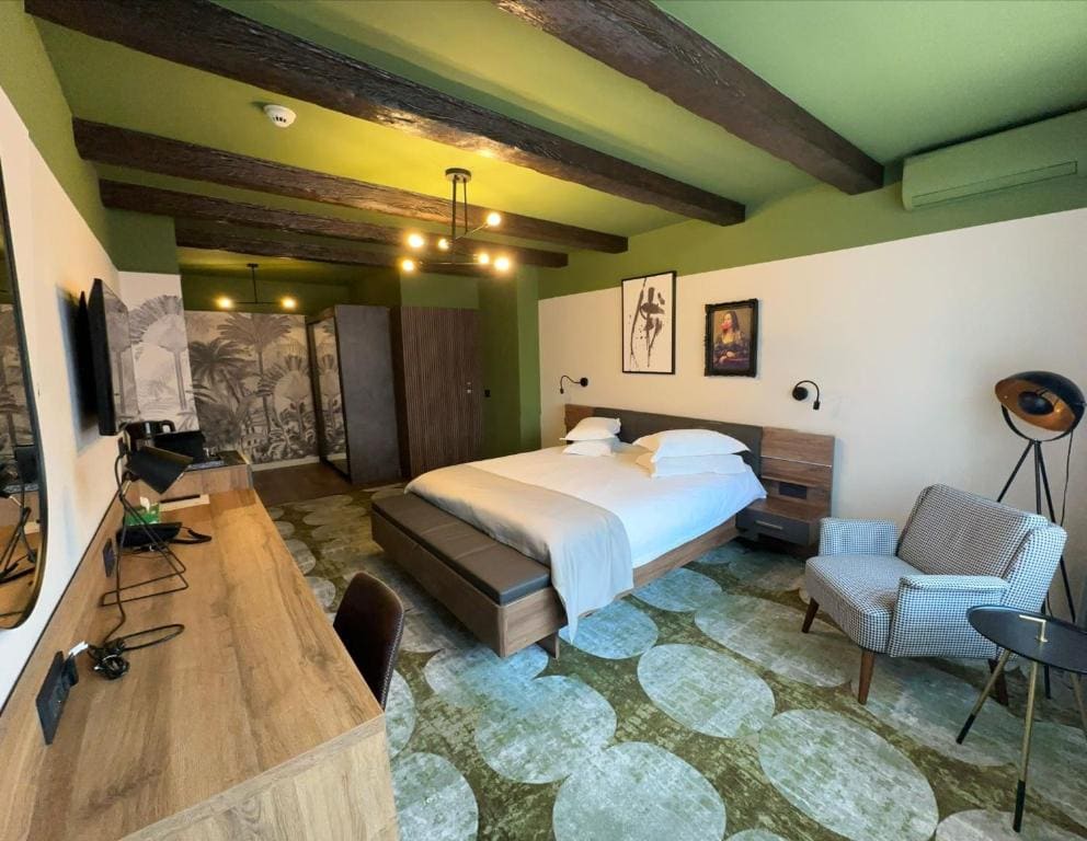Suite room - Image 3