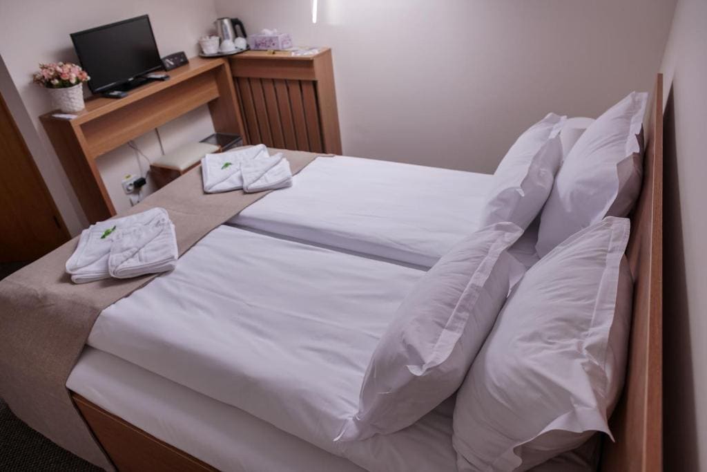 Economy Double Room room - Image 3