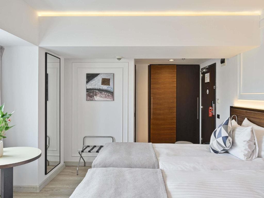 Standard Twin Room room - Image 3