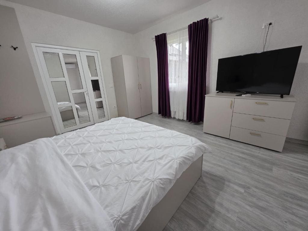 Deluxe Double or Twin Room room - Image 3