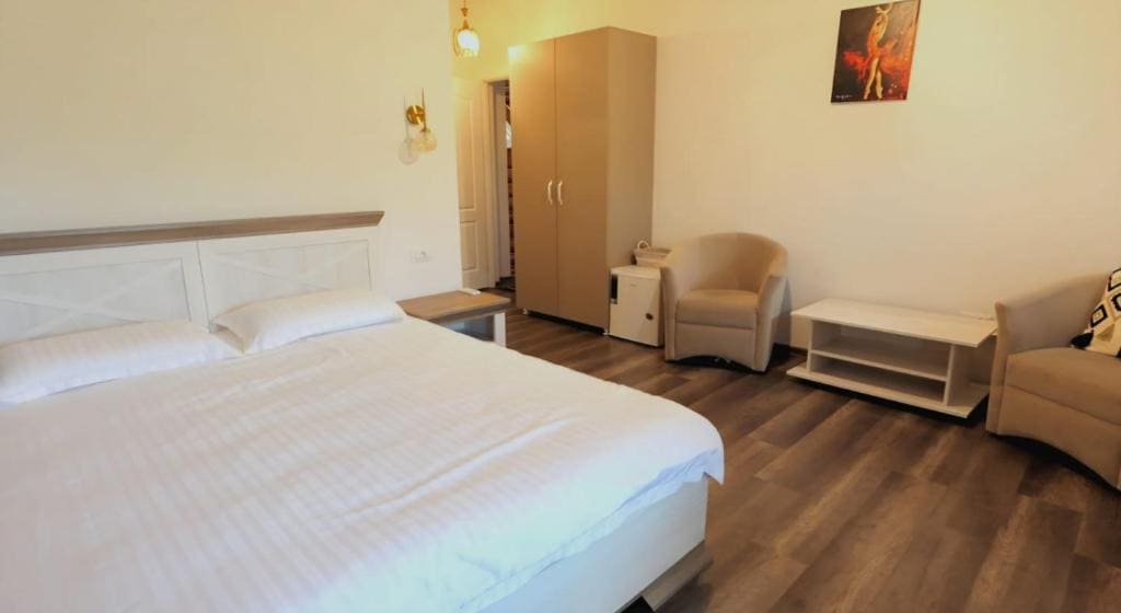 King Room with Balcony room - Image 3