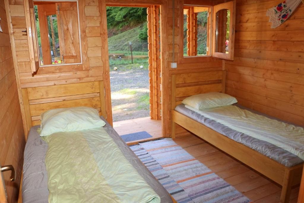 Twin Room with Bathroom room - Image 2