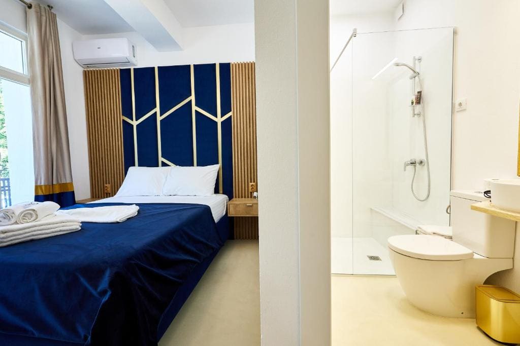 Double Room with Balcony room - Image 1