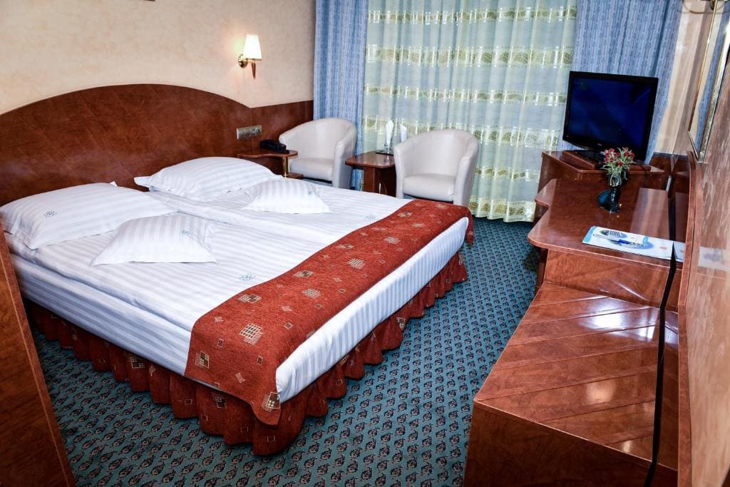 Standard Double or Twin Room room - Image 2