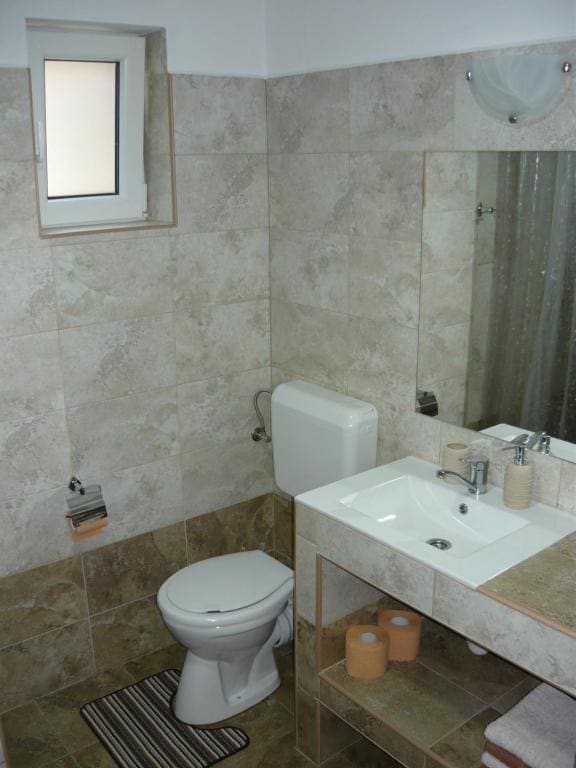 One-Bedroom Suite room - Image 3