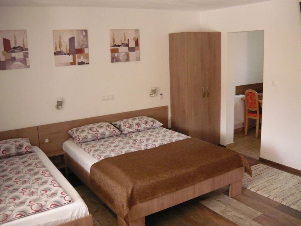 One-Bedroom Suite room - Image 2