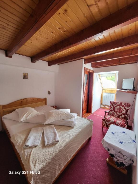 Standard Double Room room - Image 3