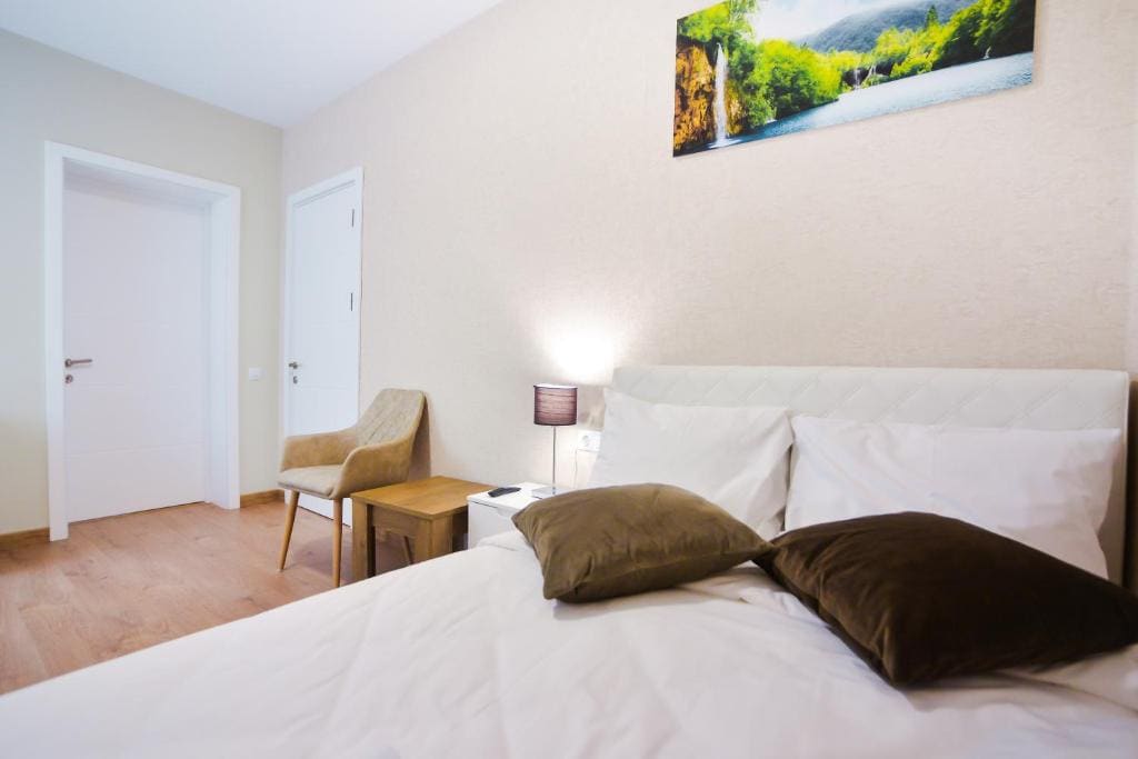 Apartment with Lake View room - Image 2