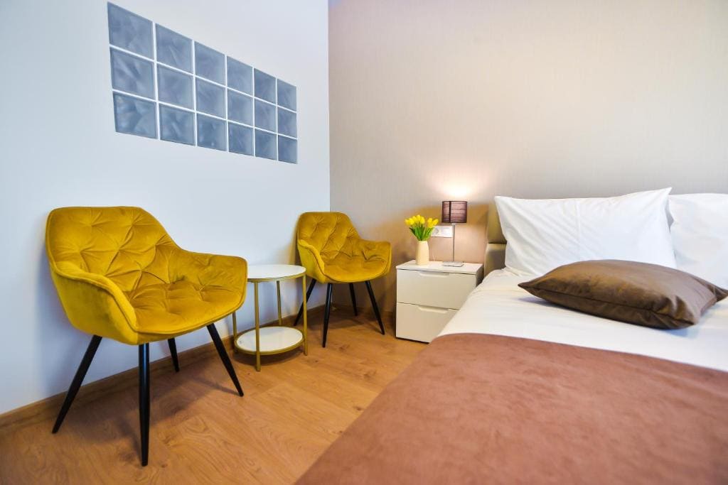 Queen Room with Pool View room - Image 2