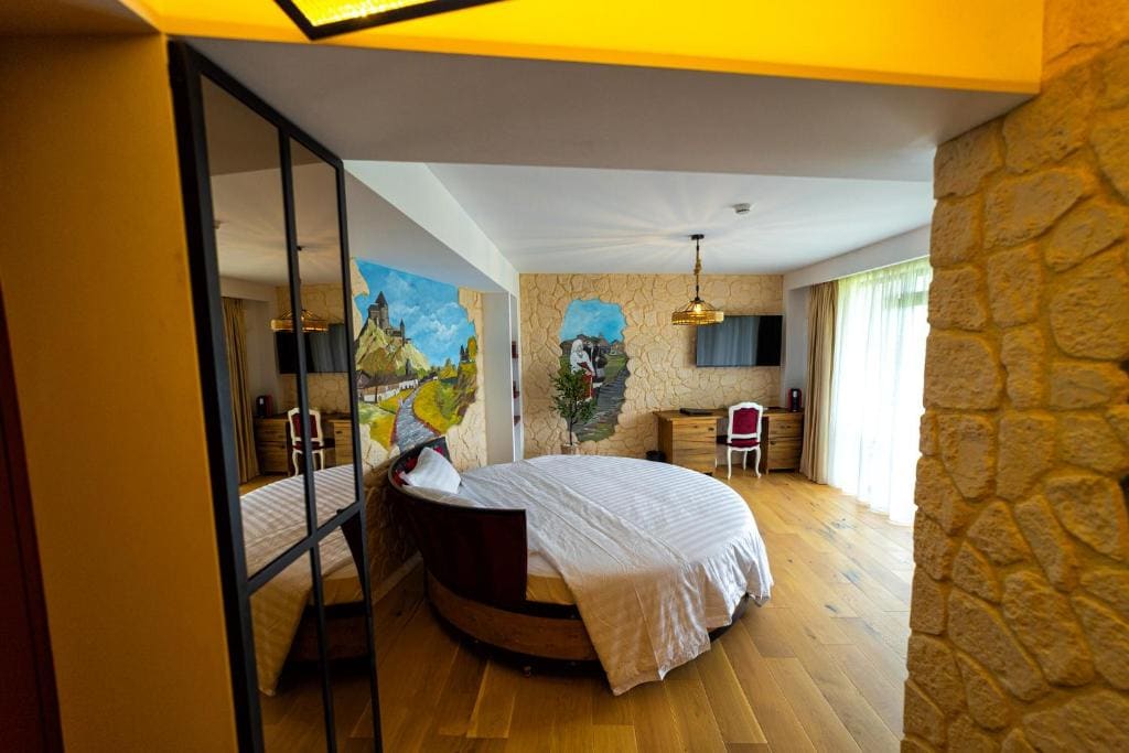Queen Room with Garden View room - Image 2