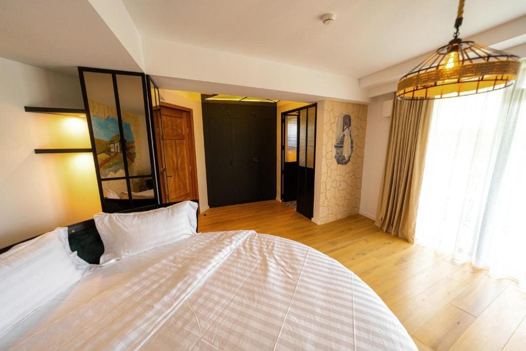 Queen Room with Garden View room - Image 3