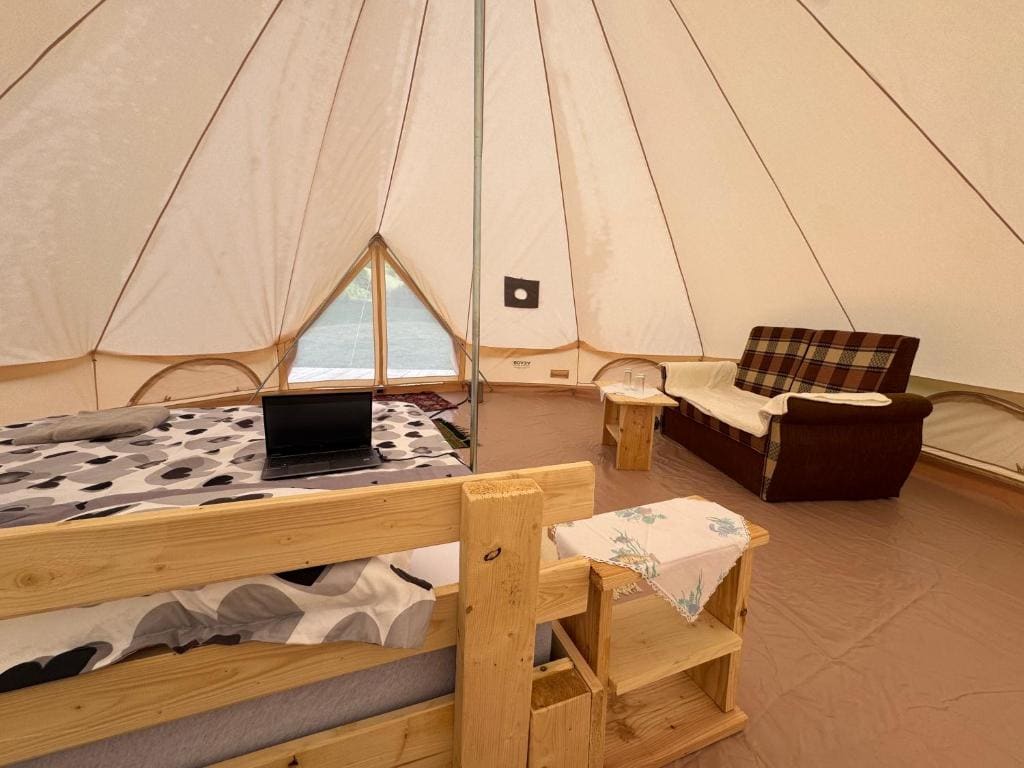 Tent room - Image 3