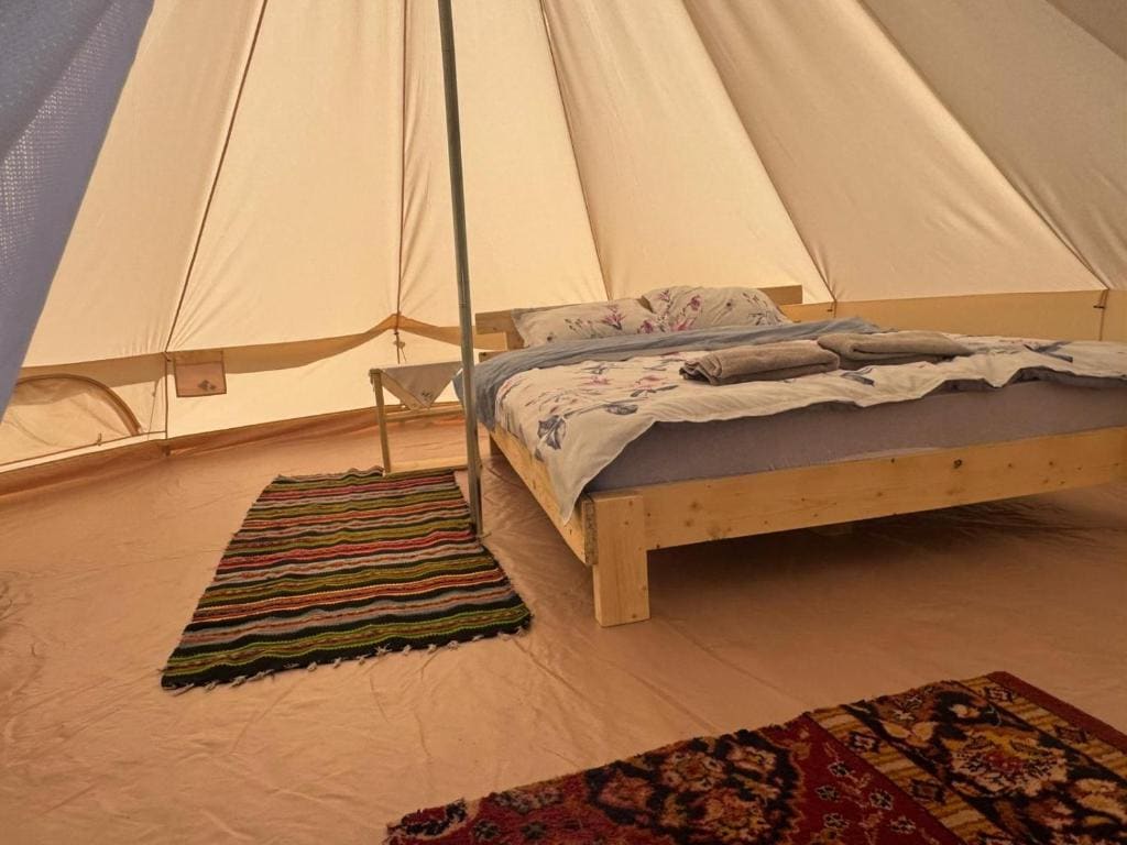 Tent room - Image 2