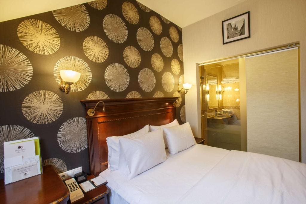 Queen Room room - Image 1