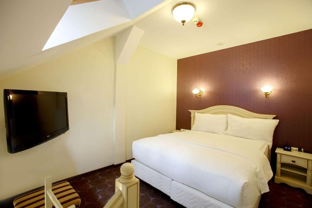 Duplex Queen Room room - Image 1