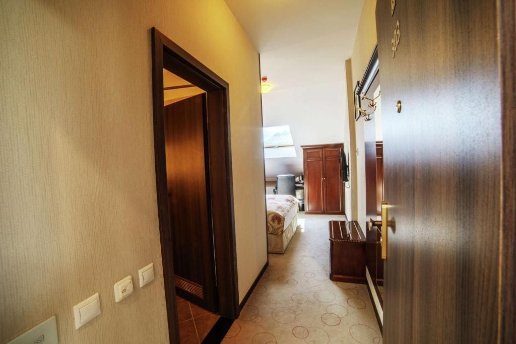 Queen Room room - Image 3