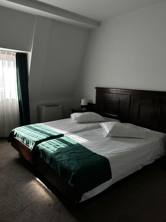 Economy Twin Room room - Image 1