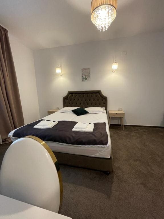 Deluxe Room room - Image 3