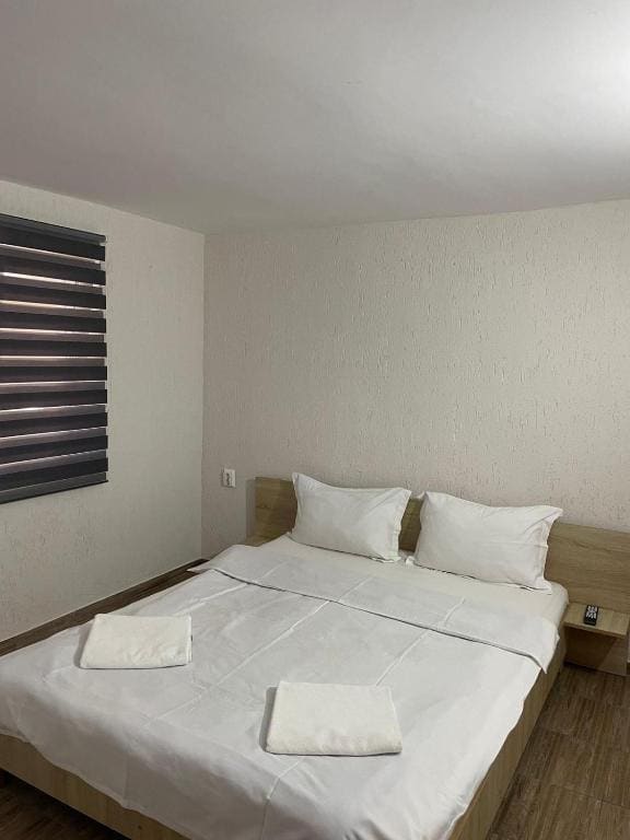 Apartment room - Image 1