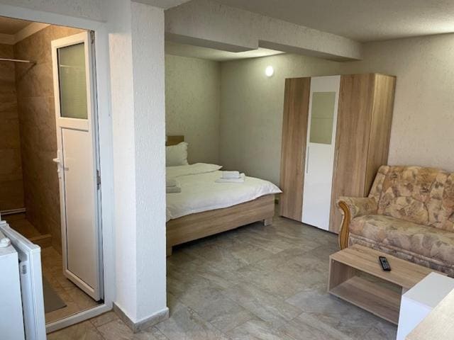 Deluxe Triple Room room - Image 3