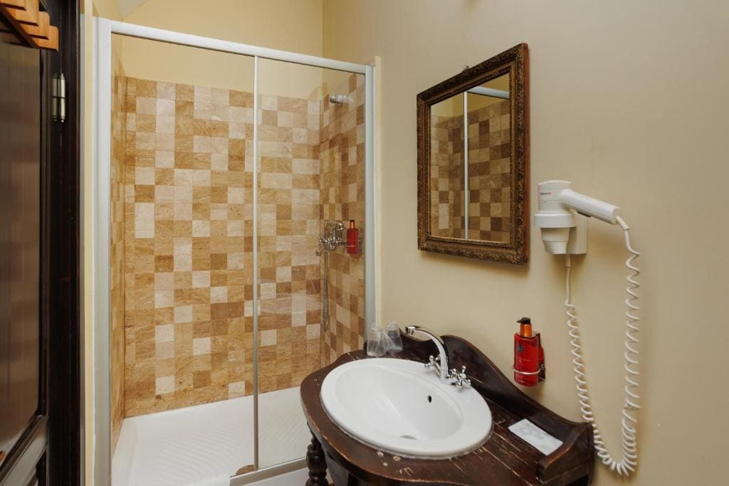 Standard Double Attic Room with Shower room - Image 1