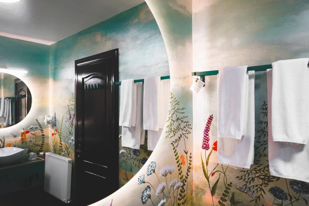 Superior Double Room with Shower room - Image 1
