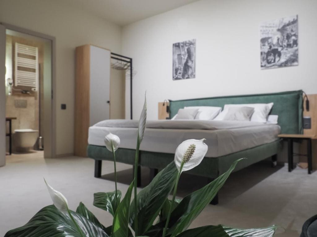 Deluxe Double or Twin Room room - Image 2