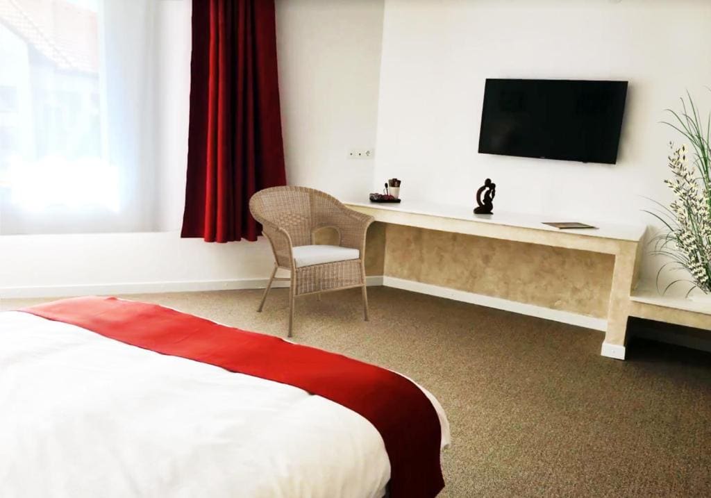Deluxe Triple Room room - Image 2