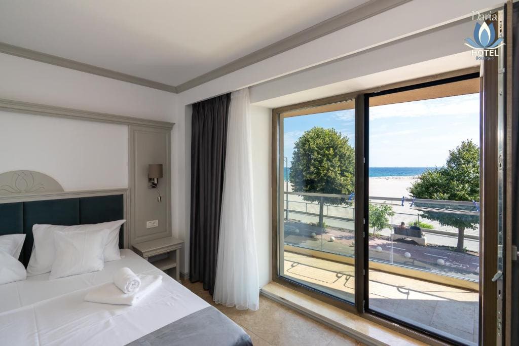 Two Bedroom Suite with Sea View room - Image 2