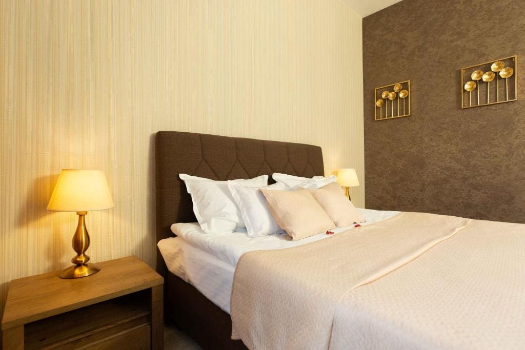 Deluxe Double Room room - Image 2