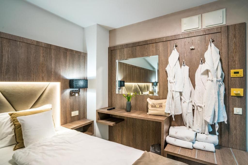 Standard Double or Twin Room room - Image 2