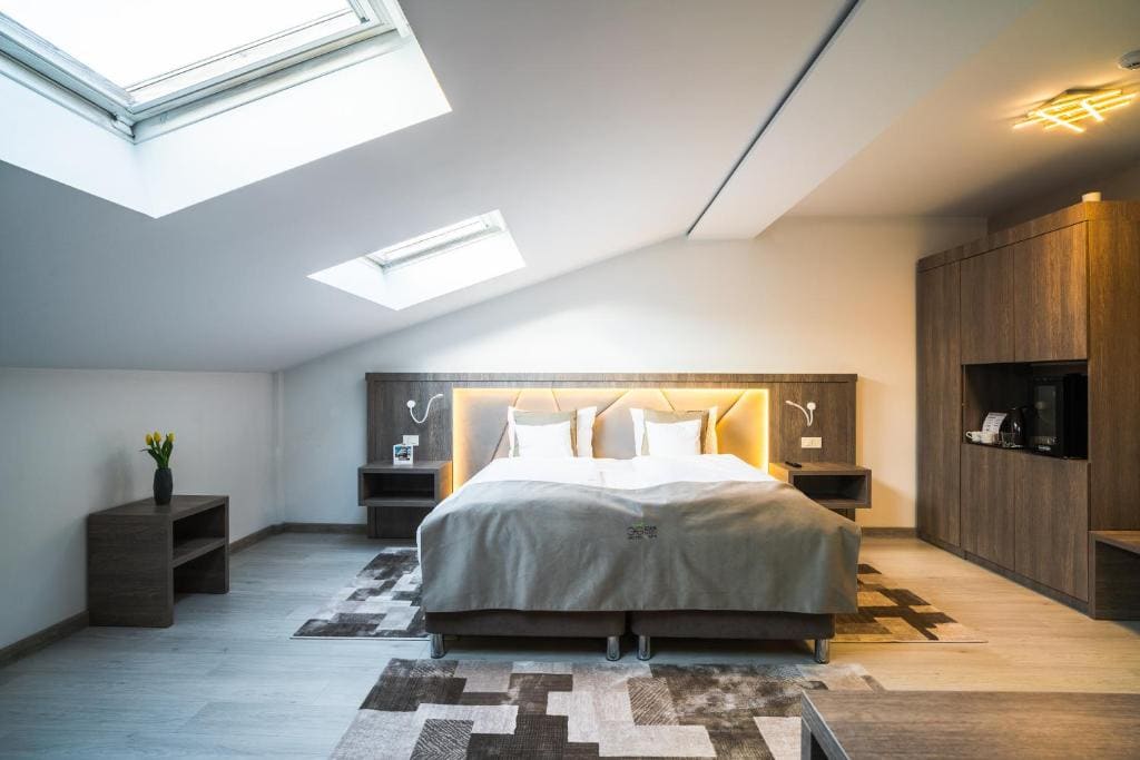 Superior Double or Twin Room with Mountain View room - Image 2
